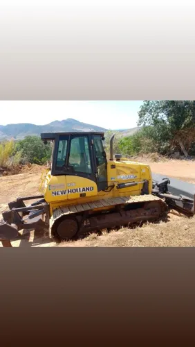 Trator de esteira New Holland D140B