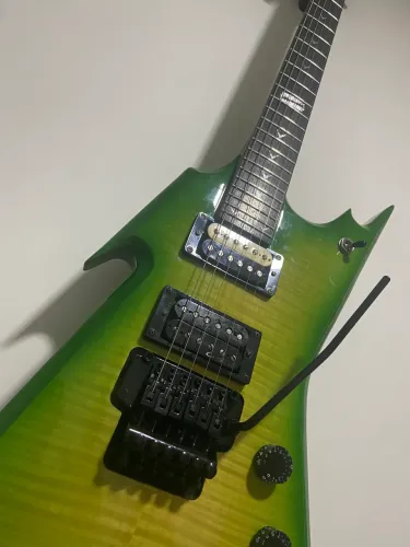 Guitarra Dean dime bag Rasorback (estudo trocas)