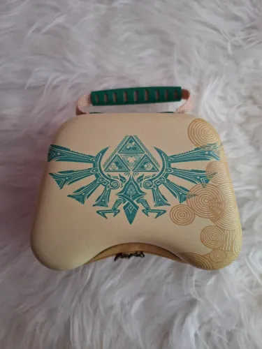 Estojo para Controle Xbox / PS5 / PS4 / Pro Controller - Novo.