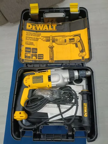 Furadeira de impacto DeWALT