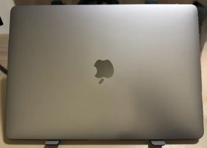 MacBook Pro 13 pol. M1 2020 8GB 256GB Impecável + Capa e Carregador Original