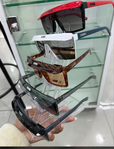 Óculos diversos modelos