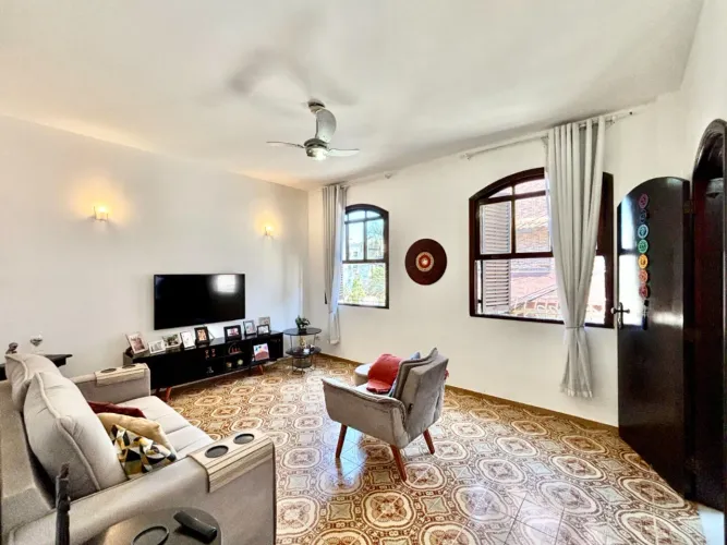 Casa no condomínio Edgard Werneck para venda com 4 quartos, sendo 1 suíte, 165m²