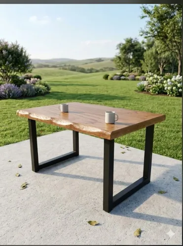 Mesa de madeira rústica. Não é MDF ou mdp