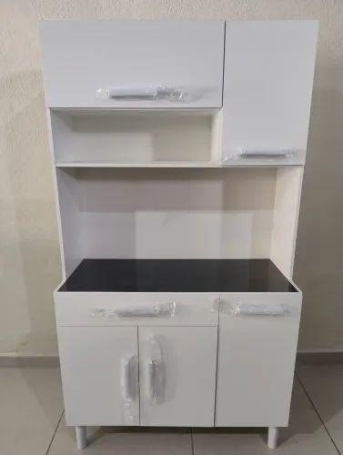 ARMÁRIO DE COZINHA.