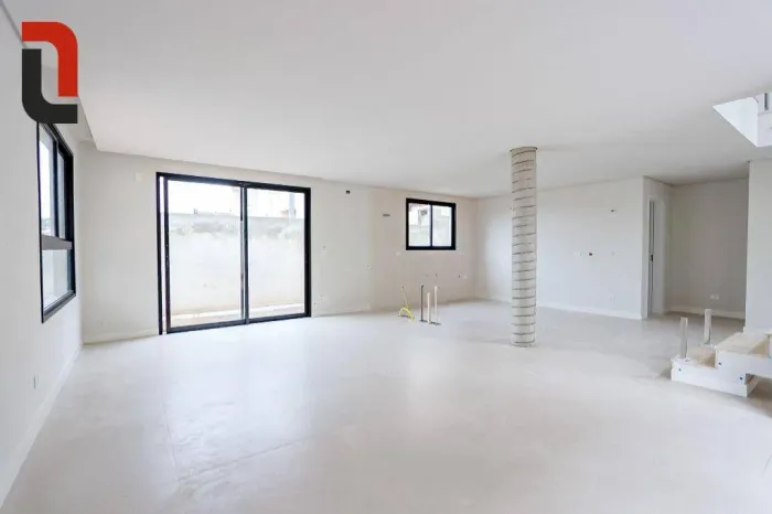 Sobrado com 3 dormitórios à venda, 177 m² por R$ 1.934.625,00 - Mercês - Curitiba/PR