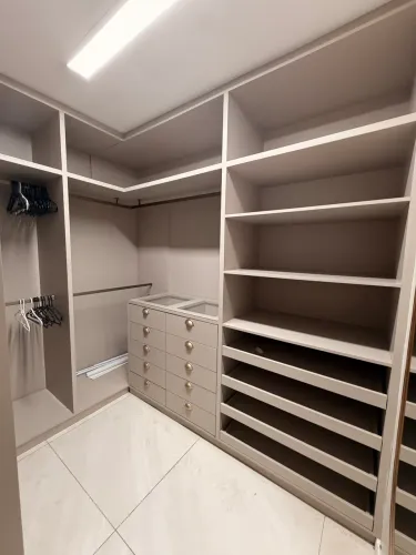 Apartamento no Passare mobiliado com escritório e closet 