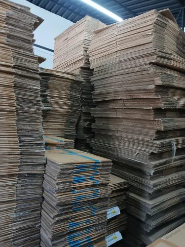 CAIXAS DE PAPELÃO 