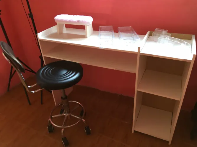 Mesa manicure grátis apoiador de mão e expositor esmalte 