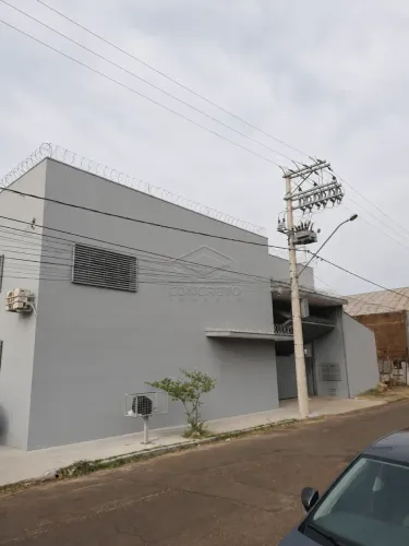EXCELENTE GALPÃO COMERCIAL DE 460M² - EM LOCALIZAÇÃO PRIVILEGIADA E FÁCIL ACESSO A RODOVIA