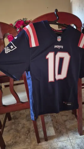 Jersey NFL original - Tamanho G juvenil - New England Patriots #10 Jones