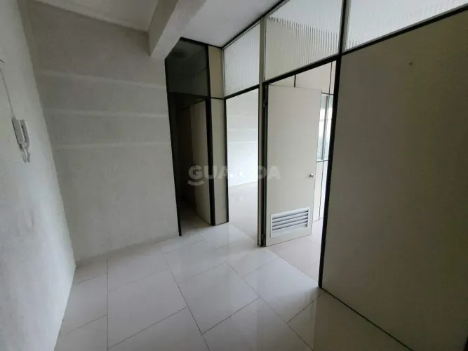 Conjunto comercial no bairro Cristo Redentor!