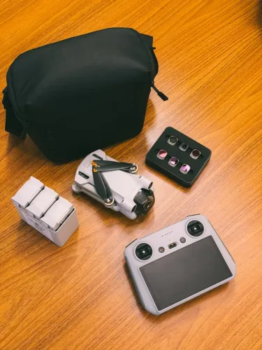 DJI Mini 3 Pro + DJI RC Tela + 3 Baterias + Filtros + Bag