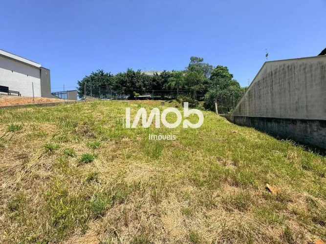 TERRENO COM 15 m DE FRENTE NO NOVA BRASÍLIA