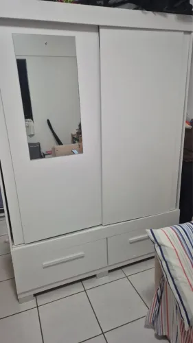GUARDA-ROUPA BRANCO COM ESPELHO