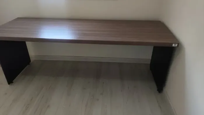 Mesa de escritório grande semi-nova em PERFEITO estado