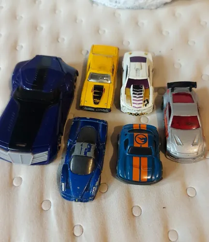 Carrinhos Hotwheels (usados)