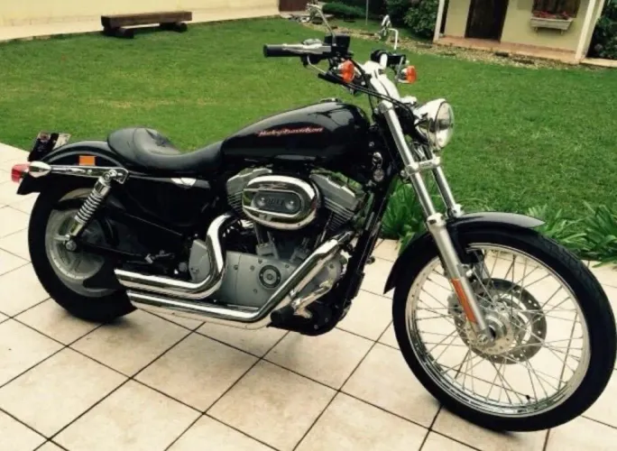 HARLEY DAVIDSON 883 XL CUSTOM RELÍQUIA. ORIGINAL 17km