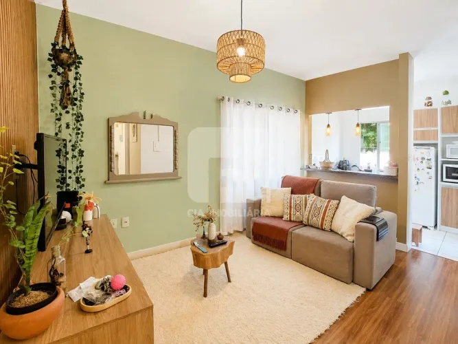 Casa de 5 dormitórios à venda na Agronômica