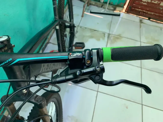 Bicicleta aro 29 de trilha freios hidráulicos