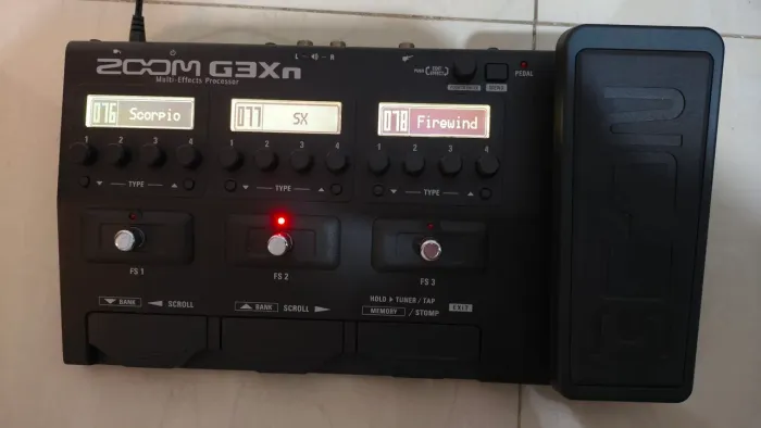 Pedaleira de Guitarra ZOOM G3Xn