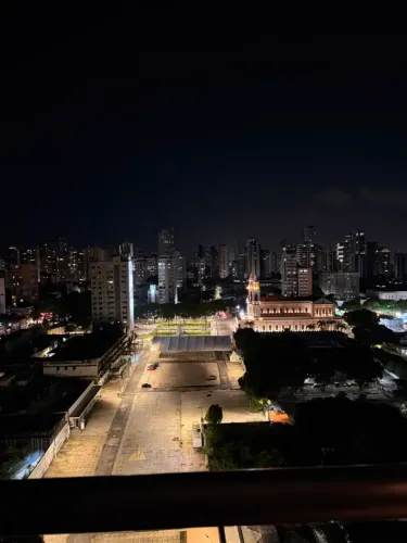 ALUGO EXCELENTE APARTAMENTO COM MOVEIS PLANEJADOS, SPLIT NOS QUARTOS E LOCALIZAÇÃO PROVILE