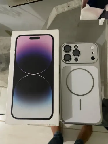 iPhone 14 Pro Max Roxo