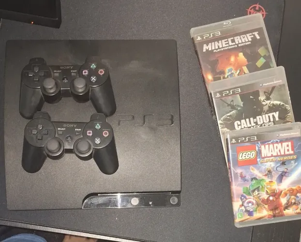 PS3 Slim, 2 controles, 3 jogos, sem defeitos. R$1.250. Chame! Original Sony. negociave!!l