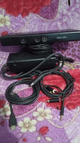 Vendo cabos de videogame Xbox 360 jogos e kitnet vai junto também 