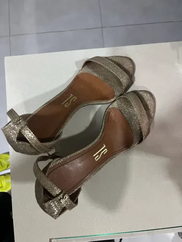 Salto Mini Santa Lola 