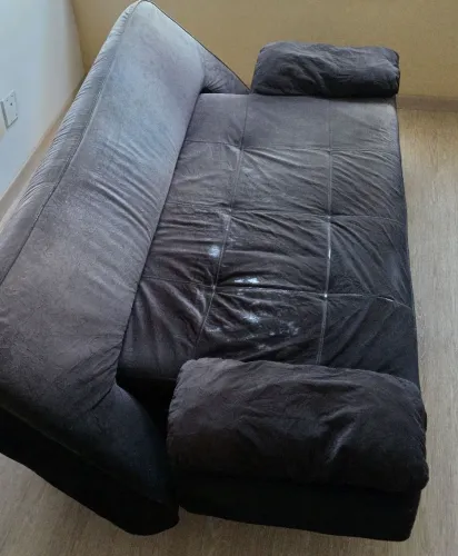 Sofa cama de espuma preto, usado