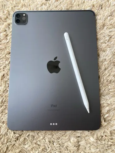 iPad Pro (11 pol) c/ Apple Pencil 