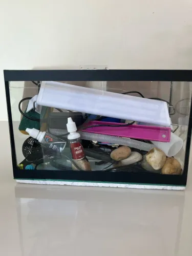 Aquário 12 L + acessórios completos 