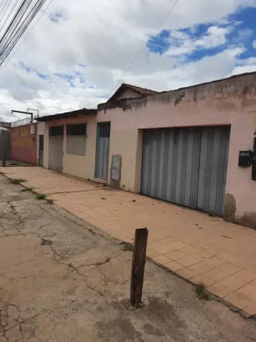 Casa com Perfil Comercial + Barracão + Quitinete | Setor João Brás