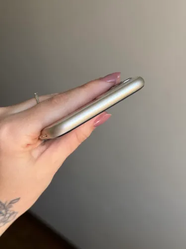 iPhone 11 em ótimo estado, 83% de bateria 