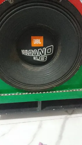 Vendo som semi novo potente pra qm gosta de curtir um som com qualidade