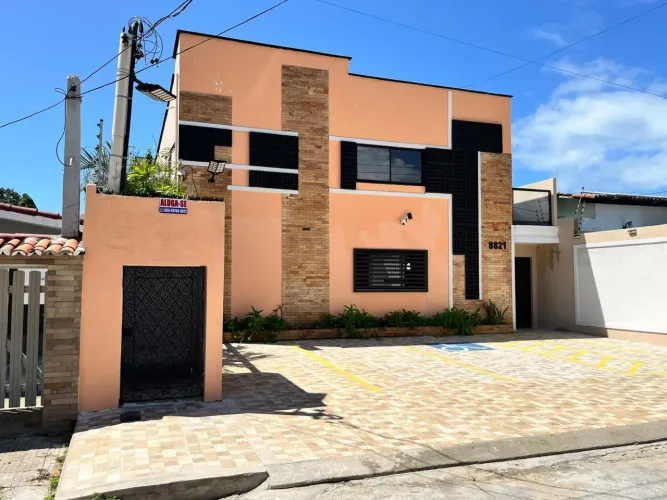 Alugo loft mobiliado para uma pessoa
