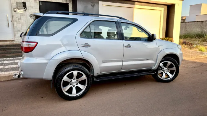 Toyota Hilux SW4 SRV D4-d 4X4 3.0 TDI Dies. AUT 2011