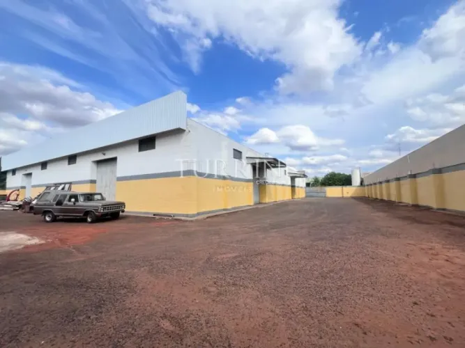 Galpão para locação no Distrito Industrial III em Bauru -SP com 2.600m².
