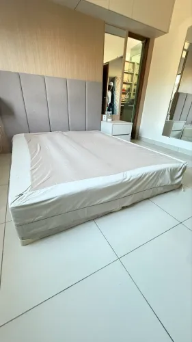 OPORTUNIDADE CAMA BOX SOMENTE A BASE ÓTIMO ESTADO