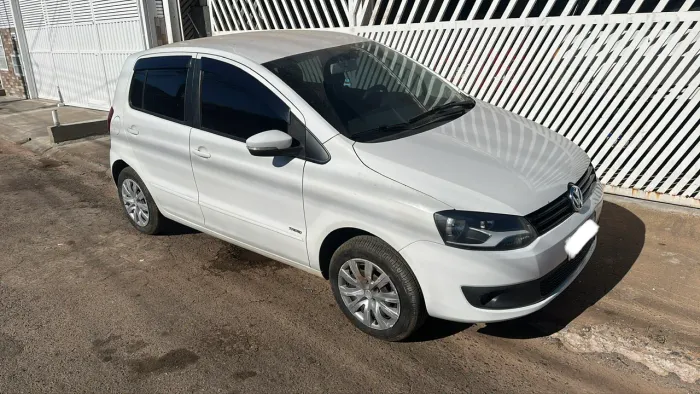 Volkswagen Fox 1.0 MI Total Flex 8V 5P 2013