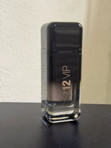 Perfume 212 vip Black - Carolina Herrera