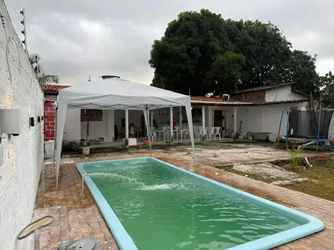 PORTEIRA FECHADA, VENDO CASARÃO EM SALINAS DE 5/4 SENDO 4 SUÍTES, COM PISCINA E CHURRASQUE