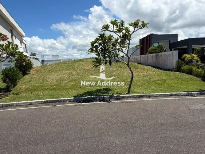 Lote plano na parte alta do Riviera Park, com ótima localização, privacidade e lazer compl