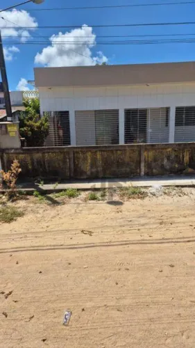 Casa de 120m² à venda, com 3 quartos (1 suíte), localizada em Ponta de Pedra, Goiana - Per