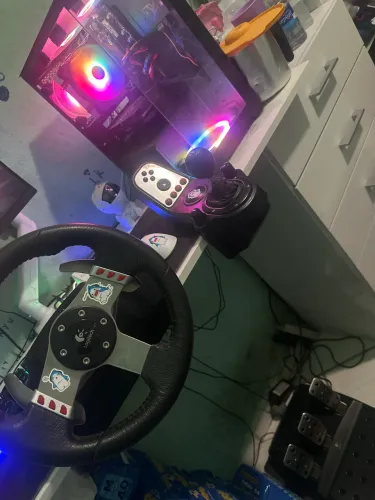 Vendo Volante G27 com câmbio e pedal