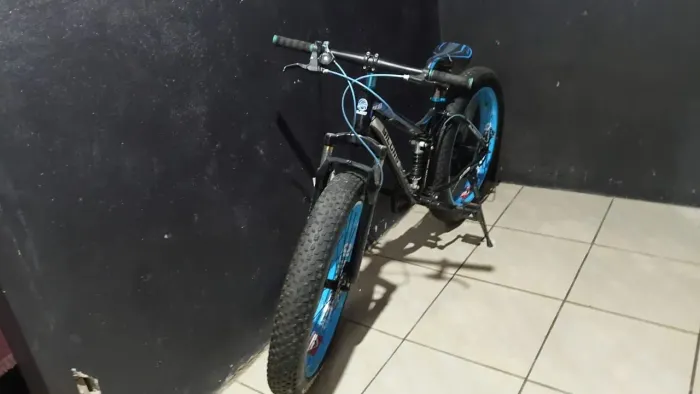 Vendo bicicleta usada poucas vezes