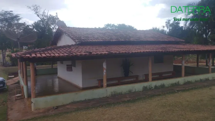Chácara em Nerópolis  Seu refúgio urbano e rural para viver os melhores dias da sua Vida!