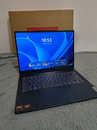 Notebook Lenovo IdeaPad 5 Touchscreen 2 em 1 Ryzen 7 8845HS 16GB RAM 1TB SSD