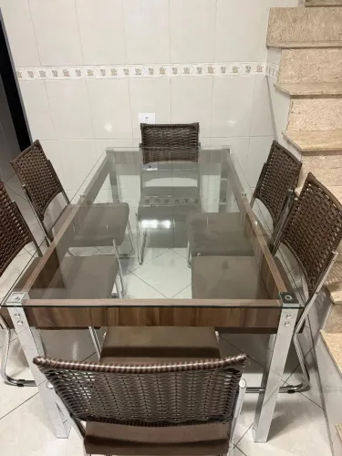 MESA COM 6 CADEIRAS